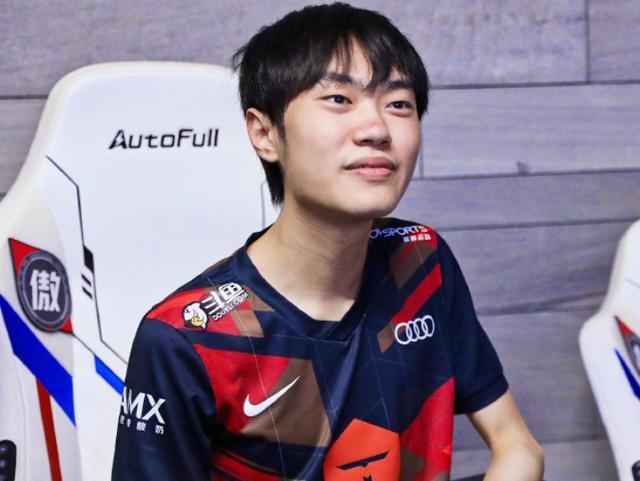 罗马凭借坚 罗马凭借坚