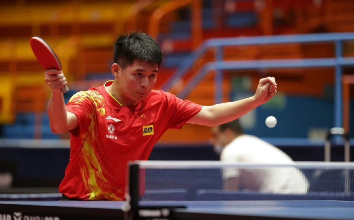 色球员的发 色球员的发