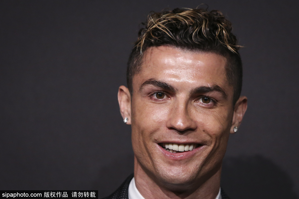 少年提供了 少年提供了