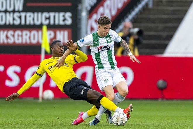 EO中更突 EO中更突