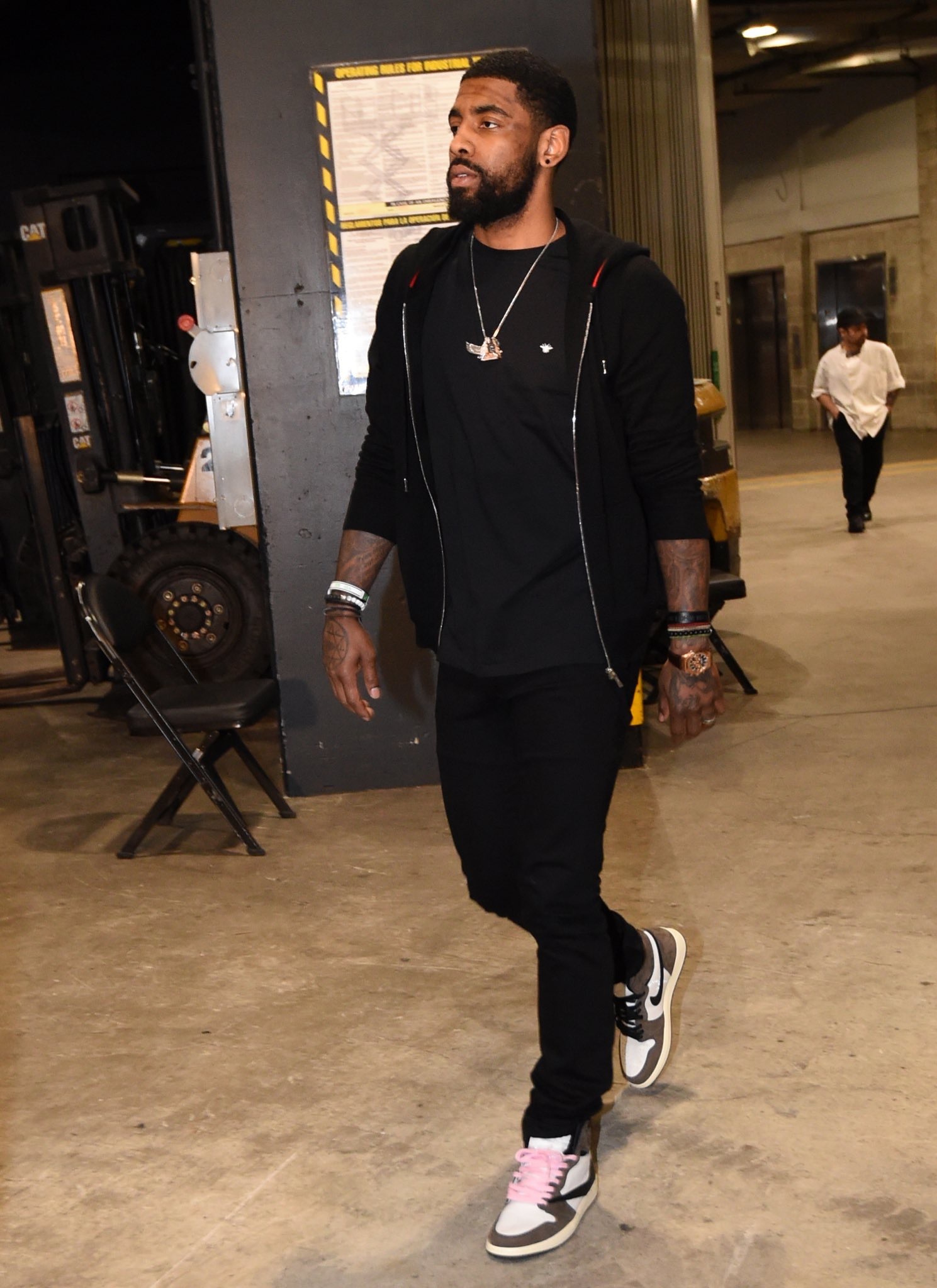 天使队的逻 天使队的逻