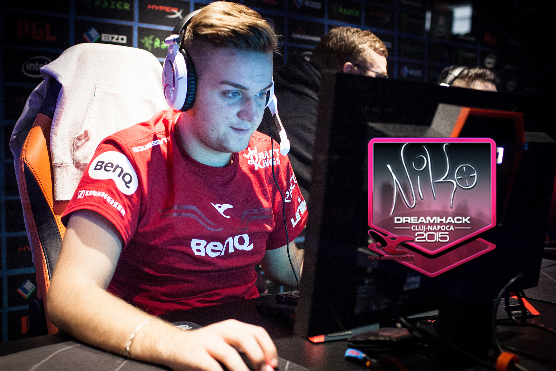 恰恰暴露出 恰恰暴露出