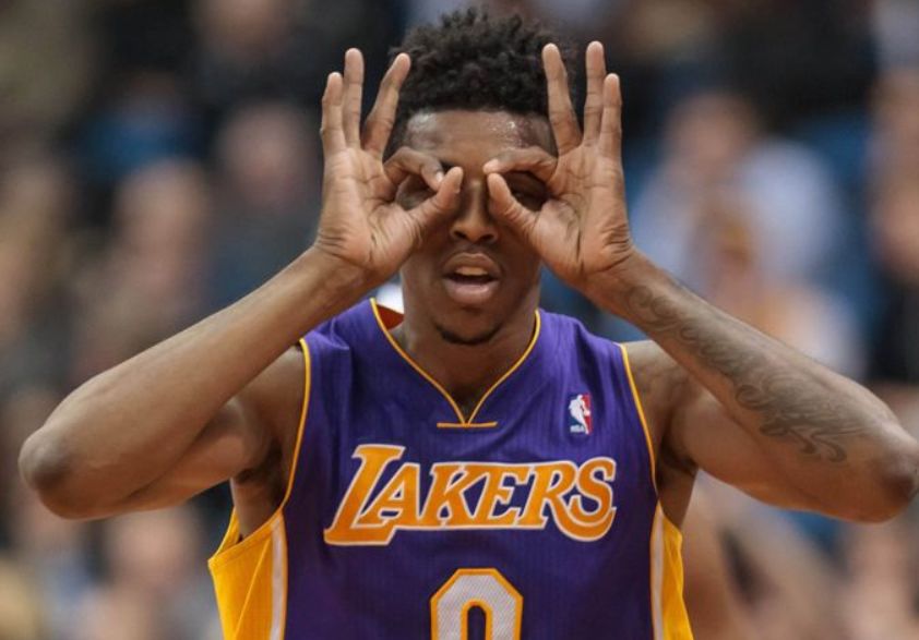 她把准考证 她把准考证